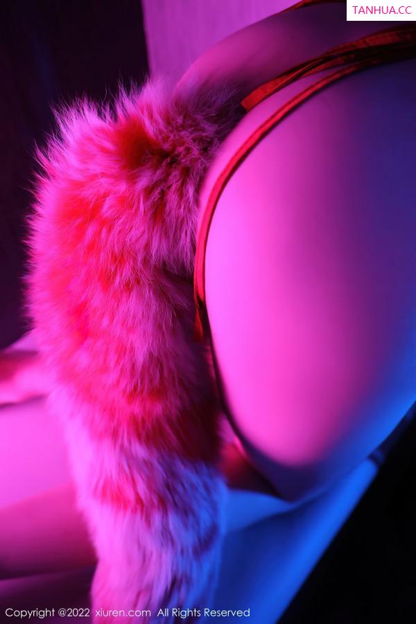 小奶瓶呜呜  [XiuRen]高清写真图 2022.02.24 No.4634 奶瓶第21张图片
